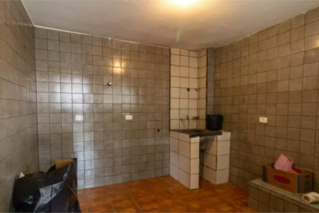 Casa à venda com 4 quartos, sendo 1 suíte,  em Vila Tiradentes, São Paulo, SP