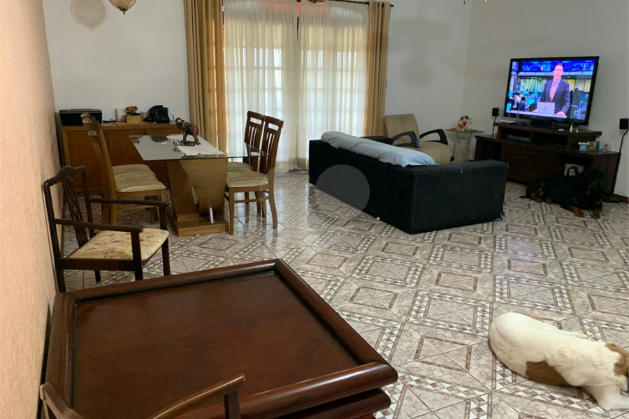 Casa à venda com 4 quartos, sendo 1 suíte, em Loteamento Rancho Maringá II, Atibaia, SP