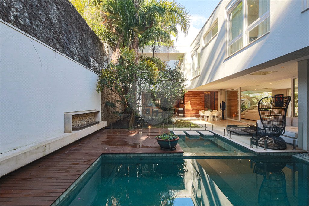 Casa à venda com 4 suítes no condomínio Prime Bauhaus, São Paulo - SP
