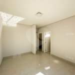 Casa à venda com 3 quartos, sendo 1 suíte, no condomínio Residencial Mont'alcino, Valinhos - SP
