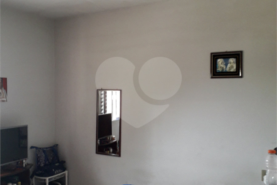 Casa à venda com 3 quartos, sendo 1 suíte, no condomínio Luís de Oliveira Bulhões, São Paulo - SP