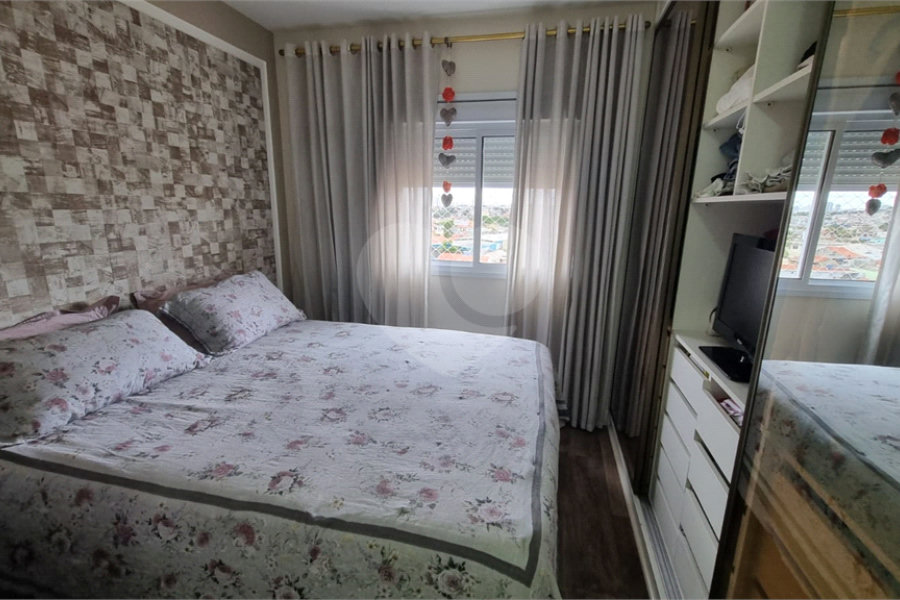 Apartamento à venda com 3 quartos, sendo 1 suíte,  em Chácara São João, São Paulo, SP