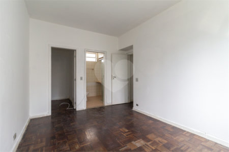Apartamento à venda com 3 quartos, sendo 1 suíte, em Cerqueira César, São Paulo, SP