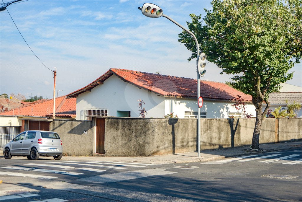 Casa à venda com 2 quartos, sendo 1 suíte, no Centro, Salto, SP