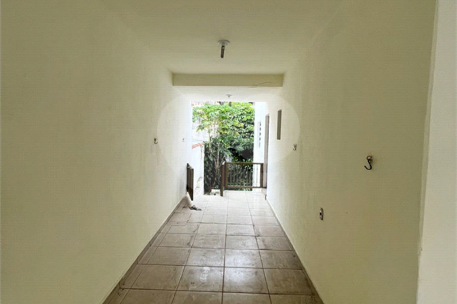 Sobrado à venda com 3 quartos em Vila Nivi, São Paulo, SP