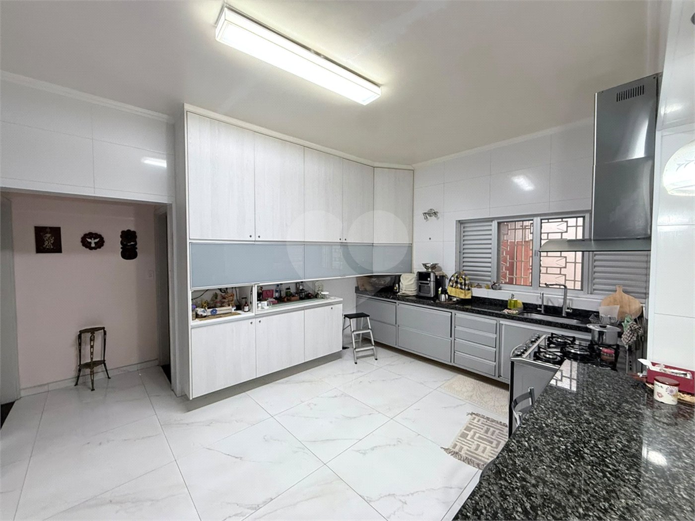 Casa à venda com 3 quartos, sendo 1 suíte, em Chora Menino, São Paulo, SP