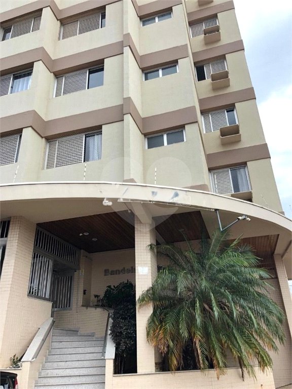 Cobertura à venda com 4 quartos, sendo 2 suítes,  em Vila Embaré, Valinhos, SP