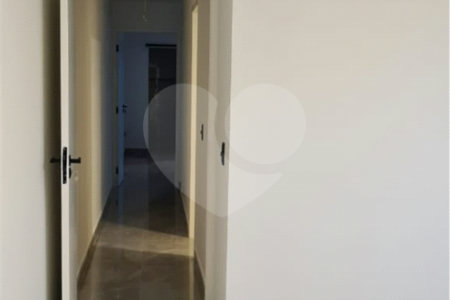 Sobrado à venda com 3 suítes em Vila São Geraldo, São Paulo, SP