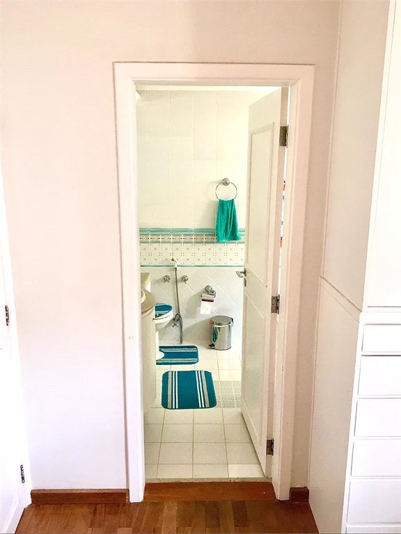 Apartamento à venda com 3 quartos, sendo 1 suíte, em Pinheiros, São Paulo, SP