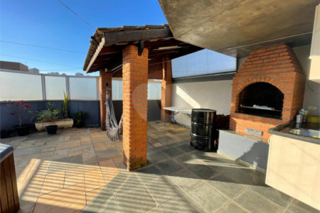 Casa à venda com 3 quartos, sendo 1 suíte, no condomínio Residencial Via Veneto, São Paulo - SP