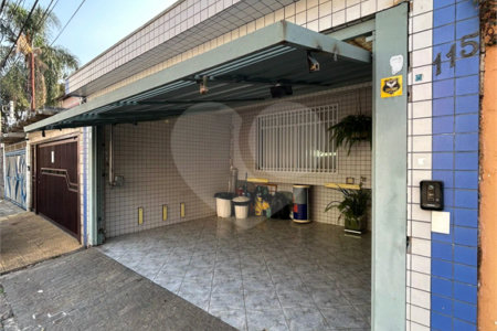Sobrado venda no Alto da Mooca, com 266m2, 4 quartos, 3 salas, área gourmet e 2 vagas de garagem
