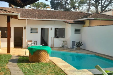 Terreno à venda com 1 suíte em Interlagos, São Paulo, SP
