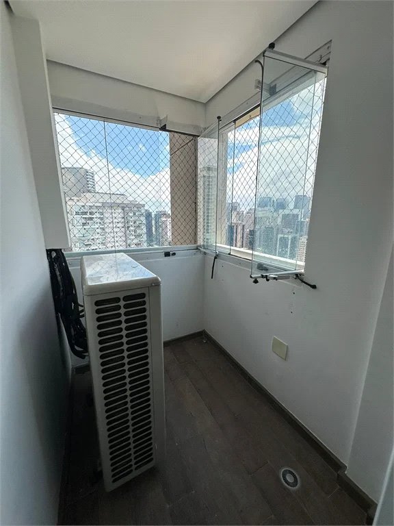 Apartamento à venda com 3 quartos, sendo 1 suíte, em Brooklin Paulista, São Paulo, SP
