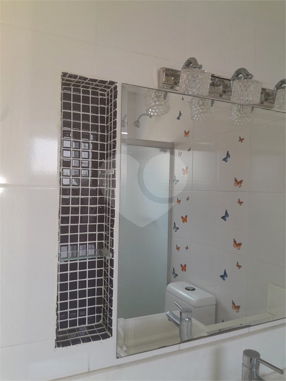 Casa à venda ou para alugar com 4 suítes em Chácaras São Carlos, Cotia, SP