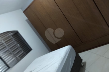 Sobrado à venda com 3 quartos, sendo 1 suíte,  em Residencial Rancho Grande, Itaquaquecetuba, SP