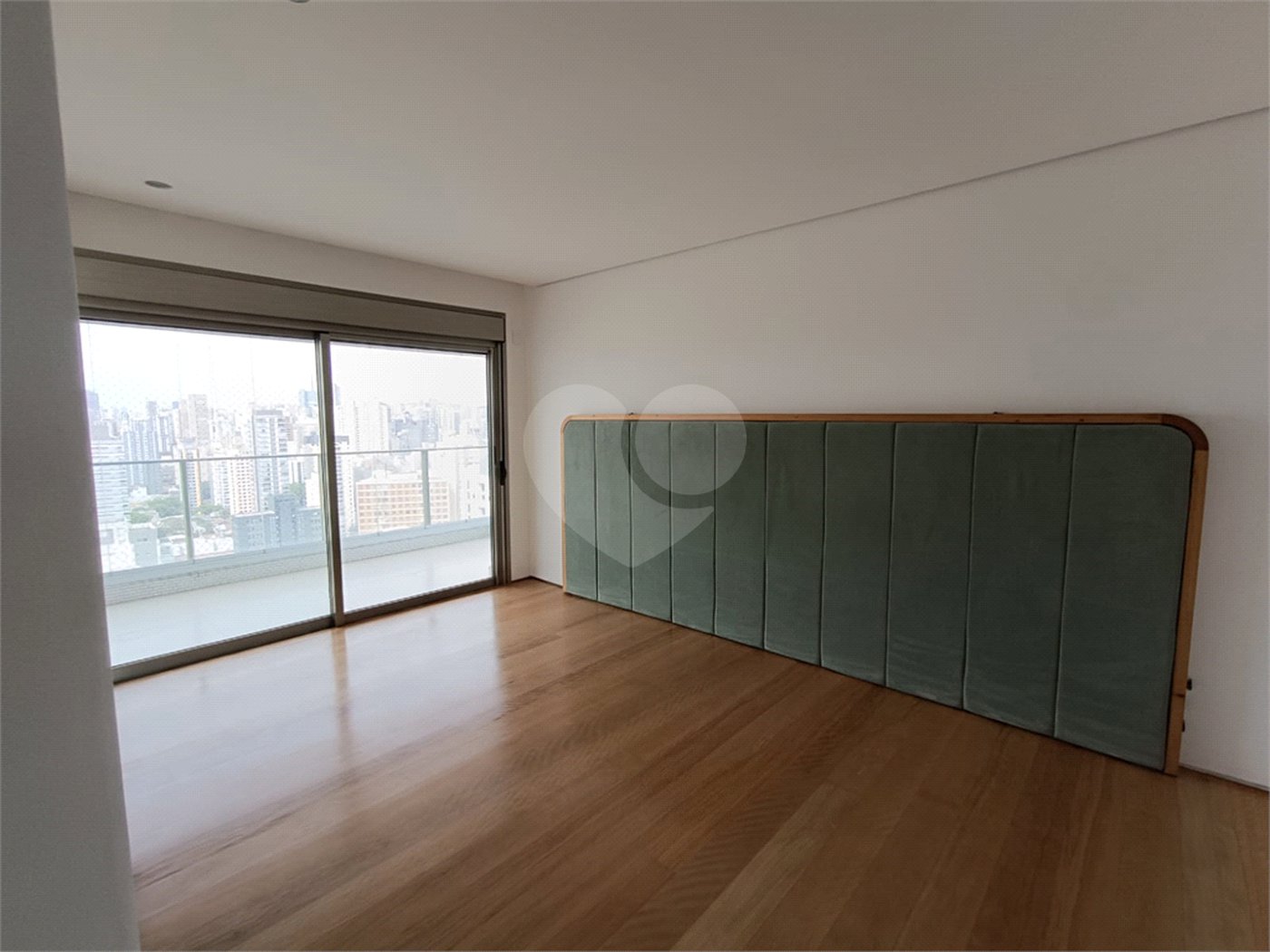 Apartamento à venda ou para alugar com 3 suítes em Pinheiros, São Paulo, SP