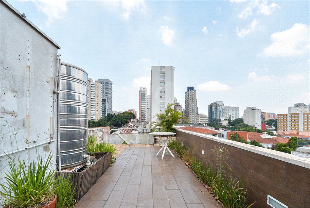 Sobrado à venda ou para alugar com 4 quartos em Vila Clementino, São Paulo, SP