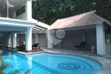 Casa à venda ou para alugar com 4 suítes no condomínio Chácara Flora, São Paulo - SP