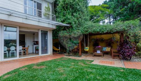 Casa à venda com 4 suítes no condomínio Las Cumbres, São Paulo - SP
