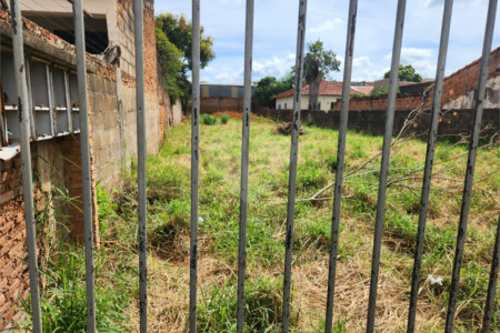 Terreno à venda em Jardim Quitandinha, Araraquara, SP