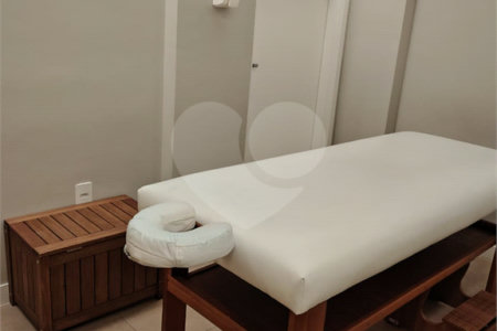 Apartamento à venda com 3 quartos, sendo 1 suíte, em Santo Amaro, São Paulo, SP