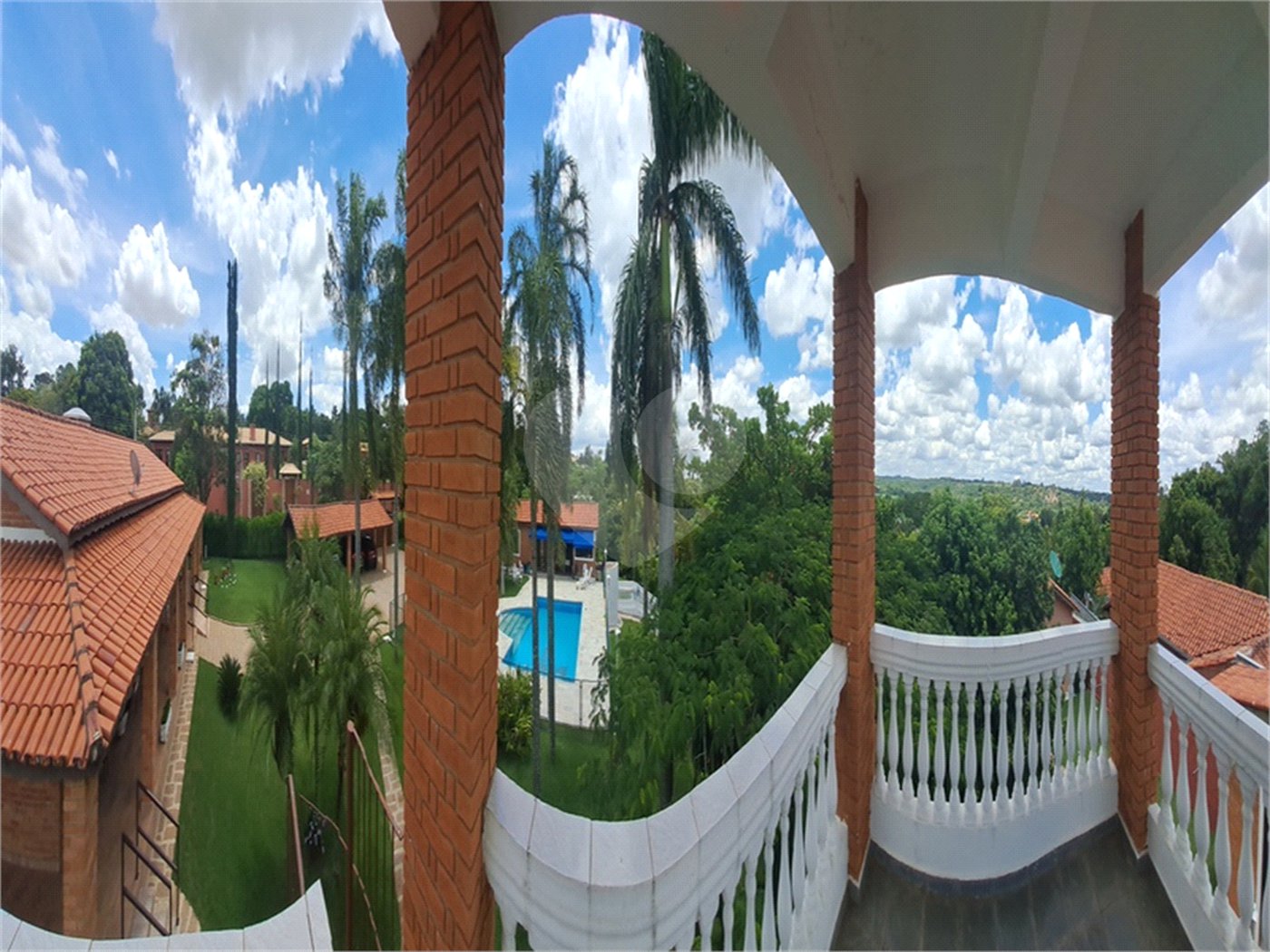 Casa à venda com 3 quartos, sendo 1 suíte, no condomínio Residencial Vale das Laranjeiras, Indaiatuba - SP