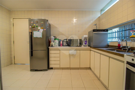 Casa à venda com 3 quartos, sendo 1 suíte, em Alto da Boa Vista, São Paulo, SP