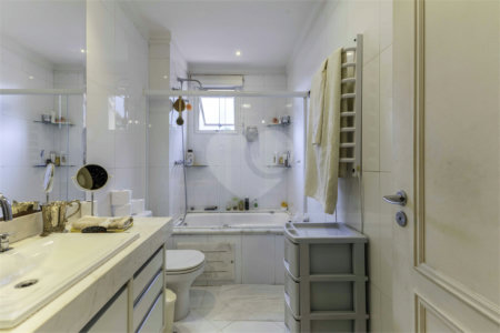 Duplex para alugar com 4 quartos, sendo 3 suítes, em Alto de Pinheiros, São Paulo, SP