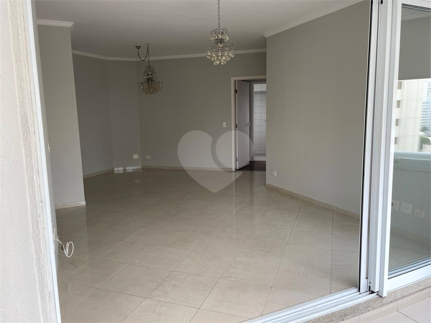Apartamento à venda com 3 suítes em Campo Belo, São Paulo, SP