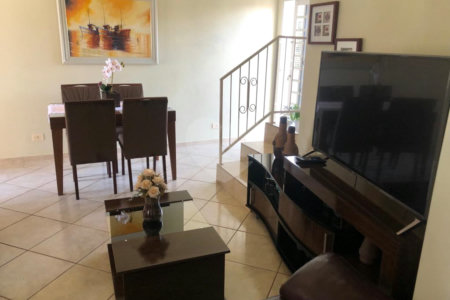 Casa à venda com 3 quartos, sendo 2 suítes,  em Jardim do Lago, Atibaia, SP
