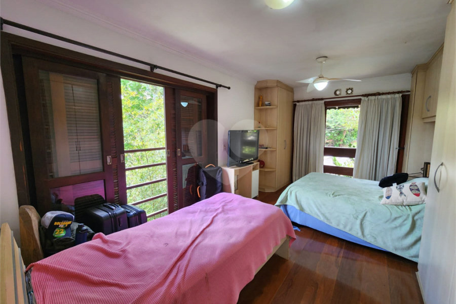Casa à venda com 5 suítes no condomínio Suíça da Cantareira, Mairiporã - SP