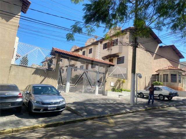 Casa à venda com 3 quartos, sendo 1 suíte, no condomínio Residencial Morada do Horto, São Paulo - SP