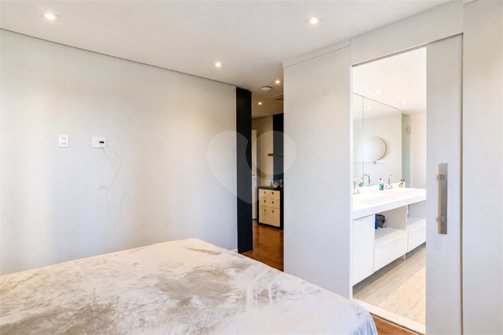 Apartamento à venda com 3 suítes em Granja Julieta, São Paulo, SP