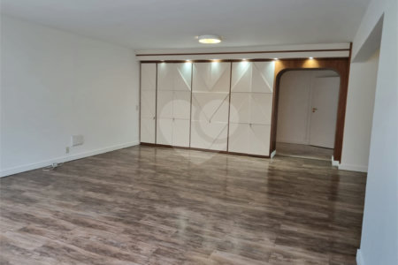 Apartamento à venda com 3 quartos, sendo 1 suíte, em Cerqueira César, São Paulo, SP