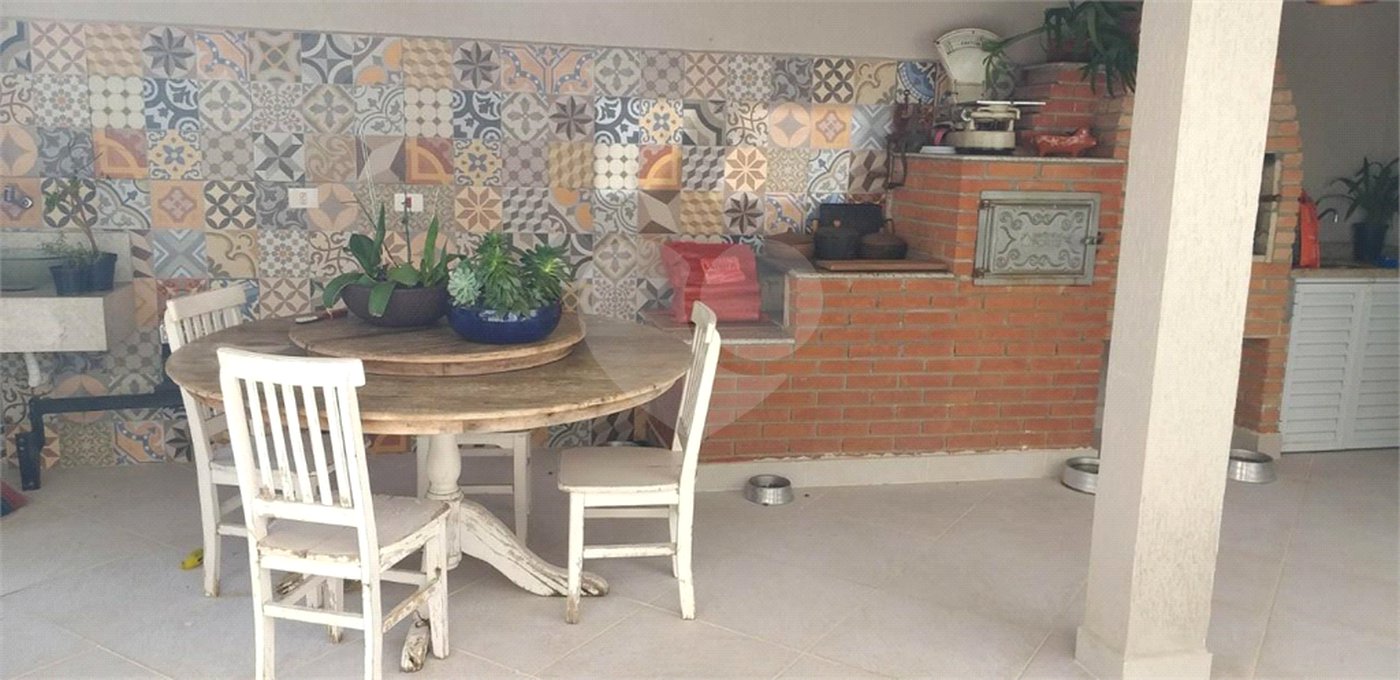 Casa à venda com 4 quartos, sendo 3 suítes,  em Jardim Bonfiglioli, São Paulo, SP