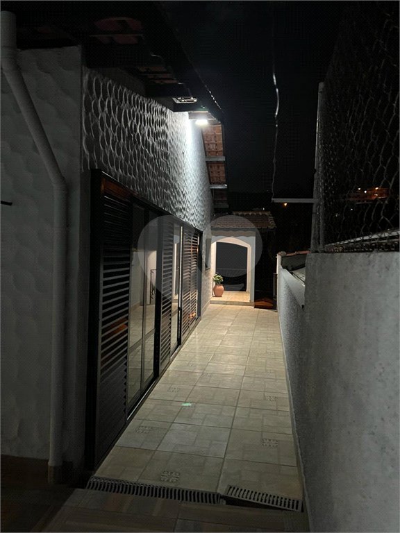 Casa à venda com 4 quartos, sendo 2 suítes,  no Centro, Serra Negra, SP