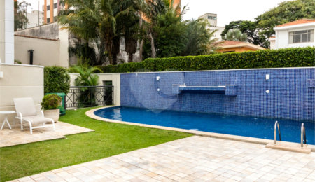 Casa à venda com 3 suítes no condomínio Solares de Bragança, São Paulo - SP