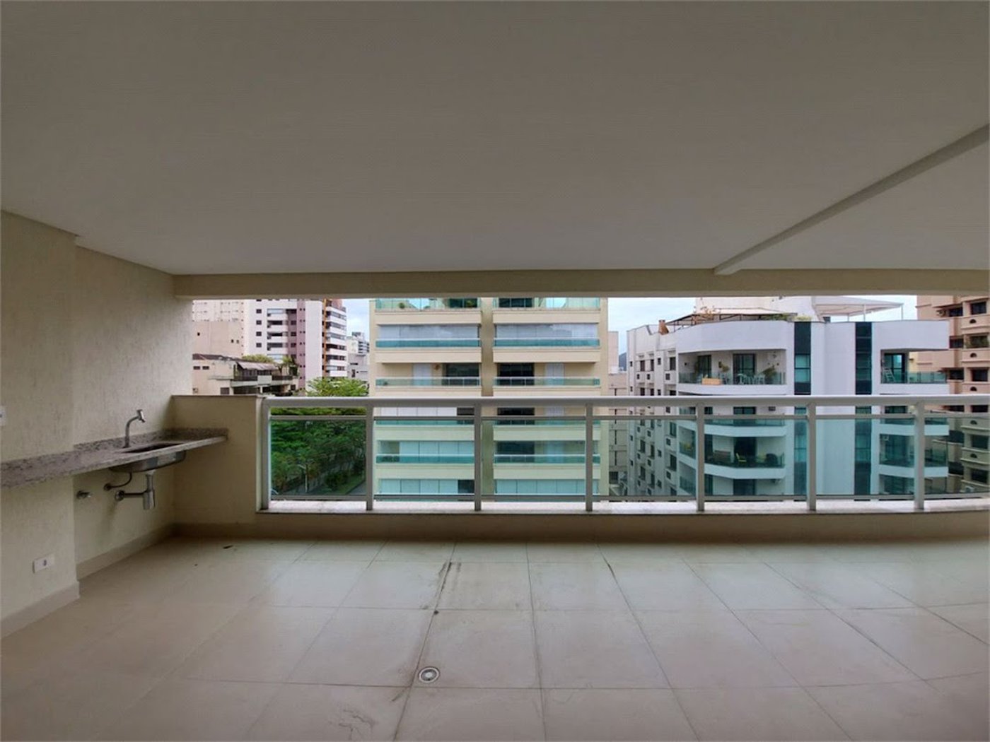 Apartamento Residencial à venda, Balneário Cidade Atlântica, Guarujá - AP1199.