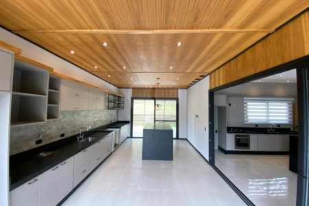 Casa à venda com 4 quartos, sendo 3 suítes,  no condomínio Jardim das Palmeiras, Bragança Paulista - SP