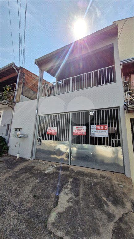 Sobrado à venda com 4 quartos, sendo 1 suíte, em Jardim Hubert, Indaiatuba, SP