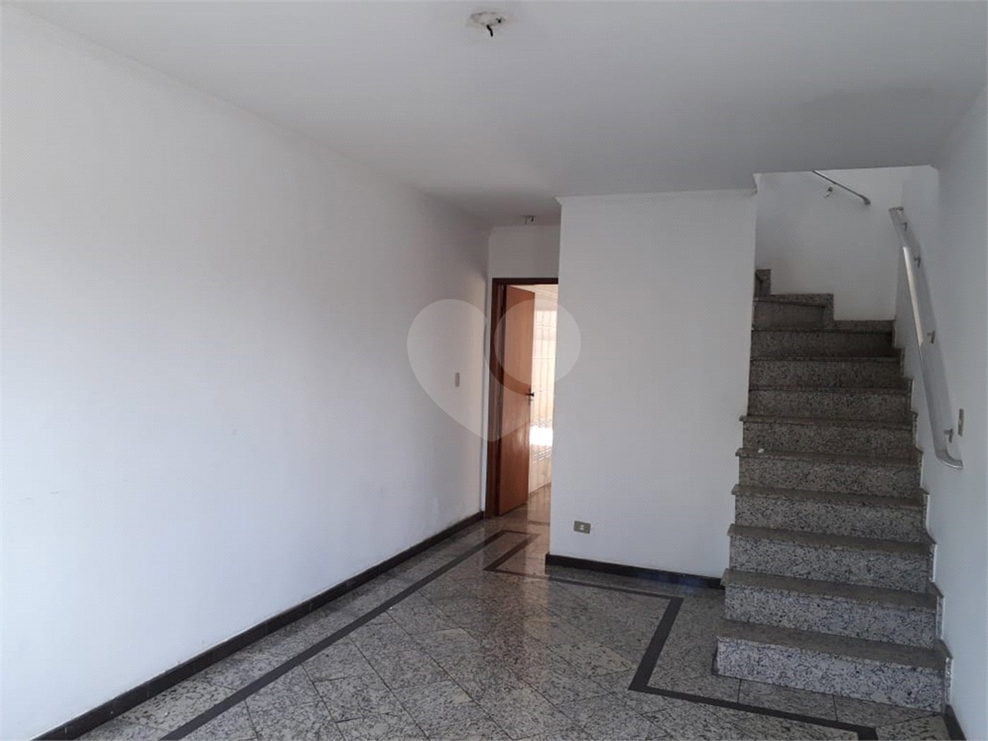Sobrado à venda com 3 quartos, sendo 1 suíte, em Tremembé, São Paulo, SP