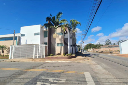Sobrado à venda com 3 suítes em Vila Nastri, Itapetininga, SP