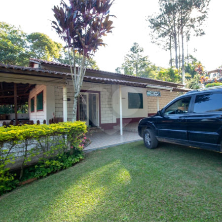 Chácara à venda com 7 quartos, sendo 6 suítes, em Saboó, São Roque, SP