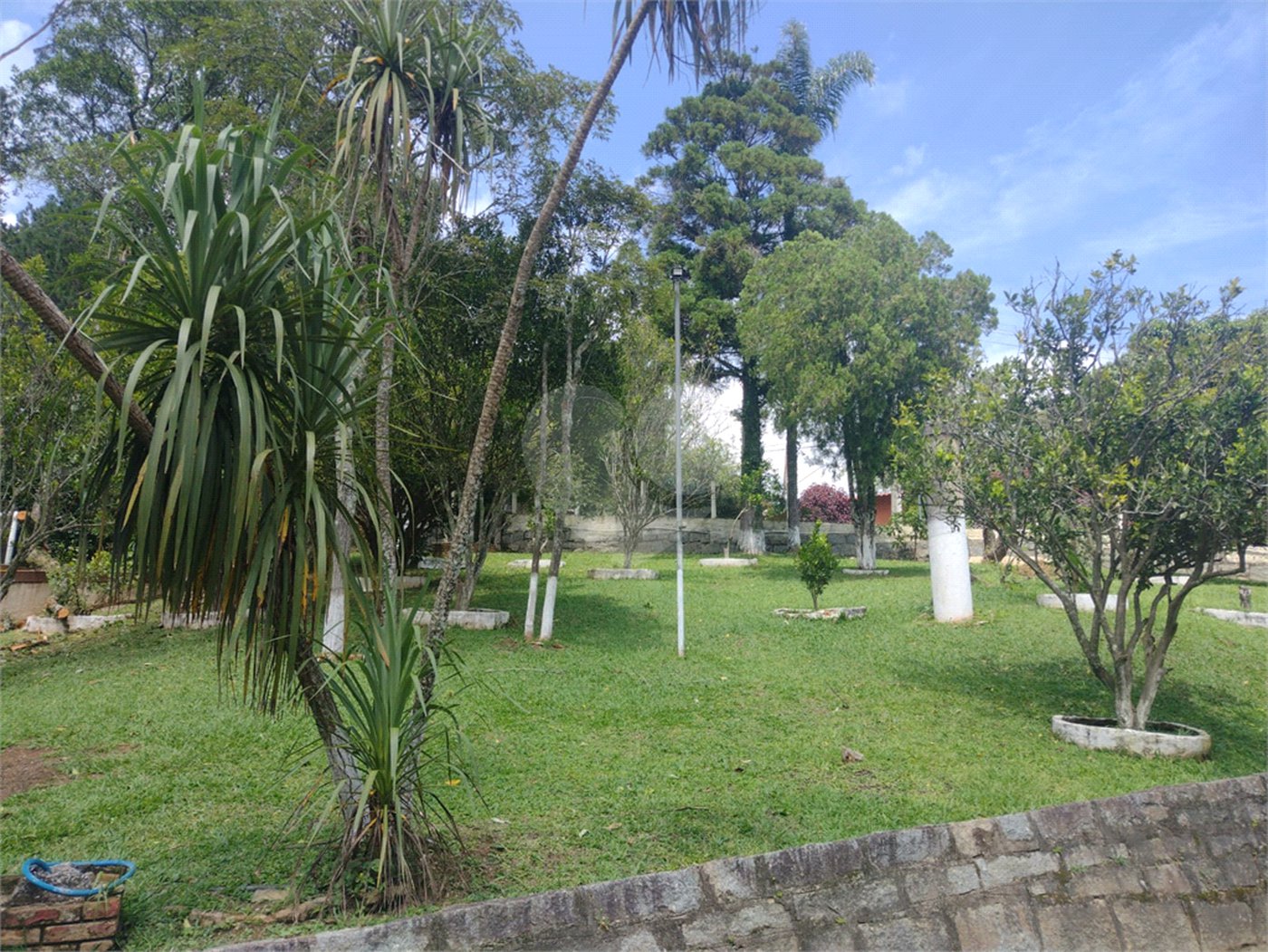 Casa à venda com 4 quartos, sendo 2 suítes,  no condomínio Cinco Lagos, Mairiporã - SP