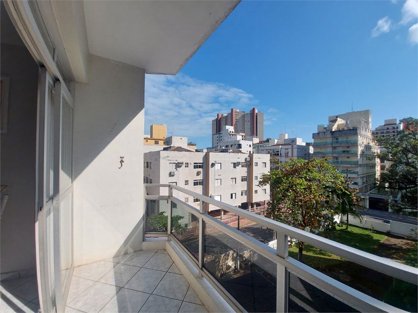 Apartamento com 3 dormitórios à venda, 87 m² por R$ 400.000,00 - Jardim Praiano - Guarujá/SP