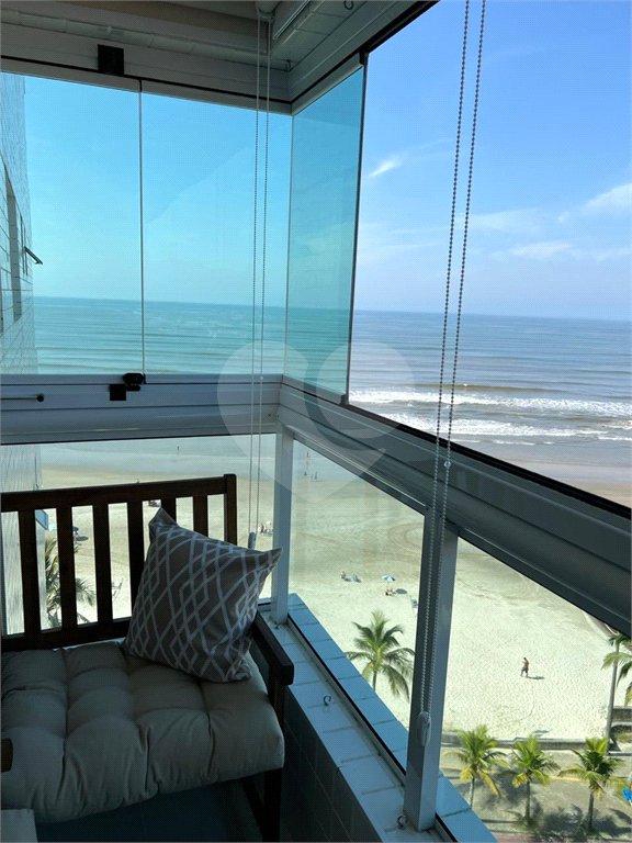 Apartamento à venda com 2 quartos, sendo 1 suíte, no Centro, Mongaguá, SP