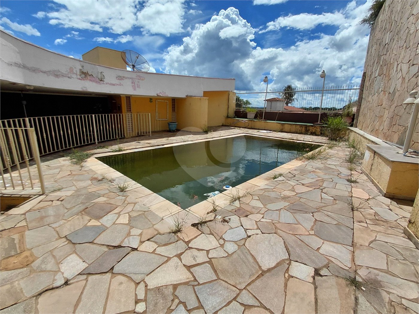 Sobrado à venda com 4 suítes em Ribeirânia, Ribeirão Preto, SP