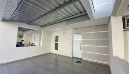 Casa à venda com 3 quartos, sendo 1 suíte, no condomínio Residencial Américo Figueiredo, Sorocaba - SP