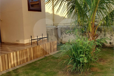 Casa à venda com 3 quartos, sendo 2 suítes, no condomínio Vinhas da Vista Alegre - Lado Sede, Vinhedo - SP