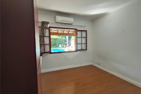 Casa Térrea à venda com 4 quartos, sendo 1 suíte, em Vila Mazzei, Itapetininga, SP